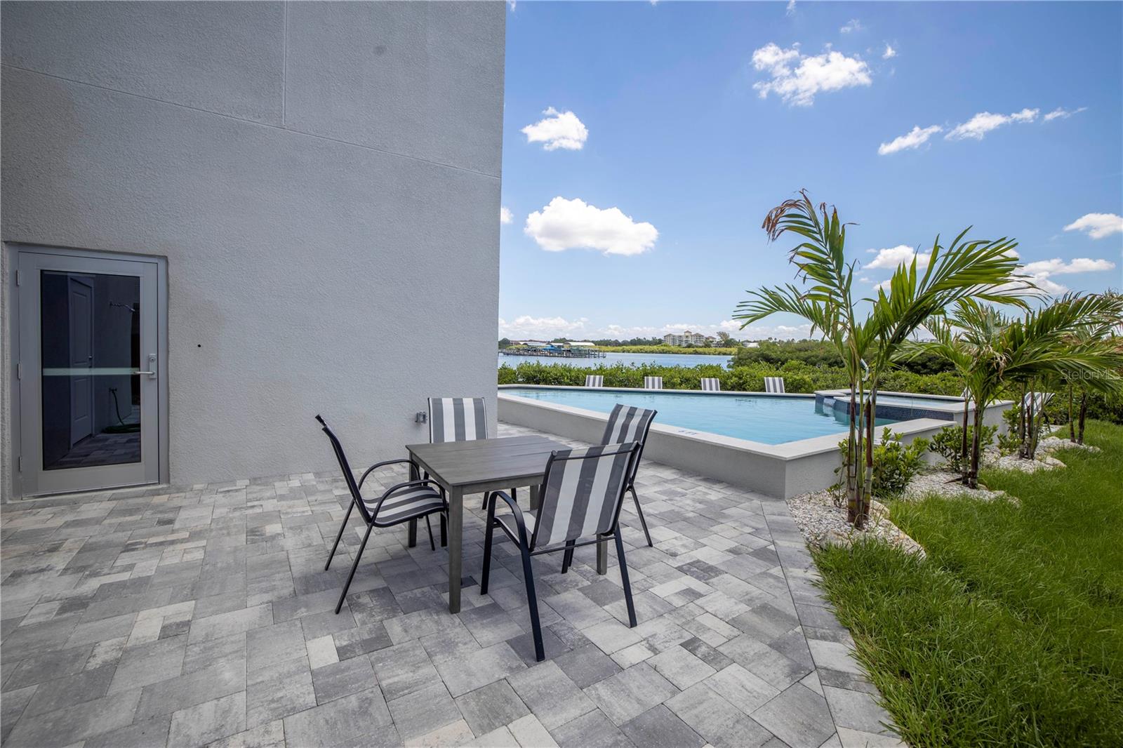 Image 79 of 98 For 19505 Gulf Boulevard 304