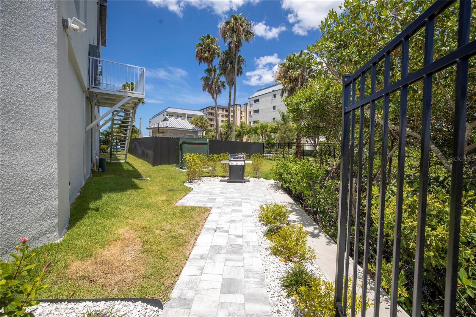 Image 85 of 98 For 19505 Gulf Boulevard 304