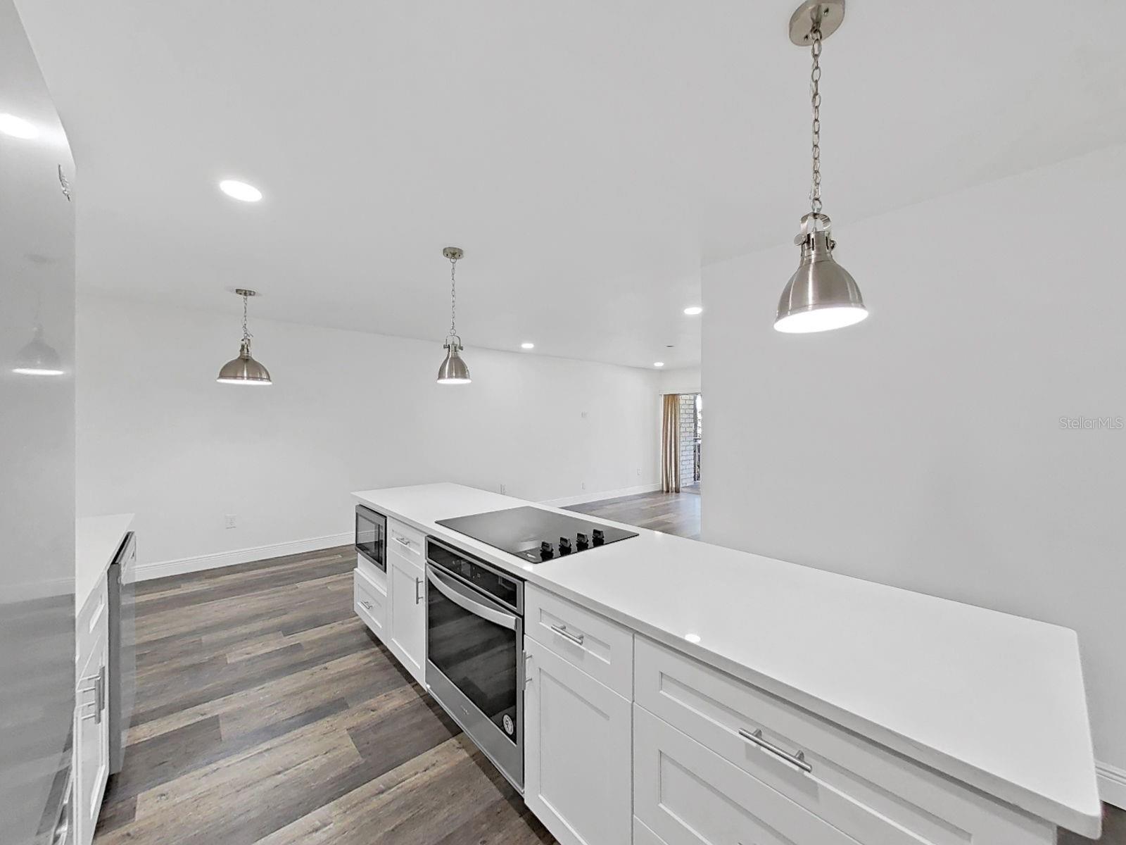 Image 11 of 45 For 3325 Bayshore Boulevard F22