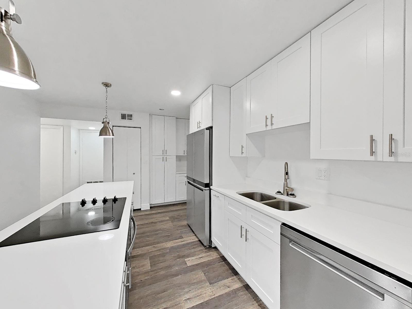 Image 14 of 45 For 3325 Bayshore Boulevard F22