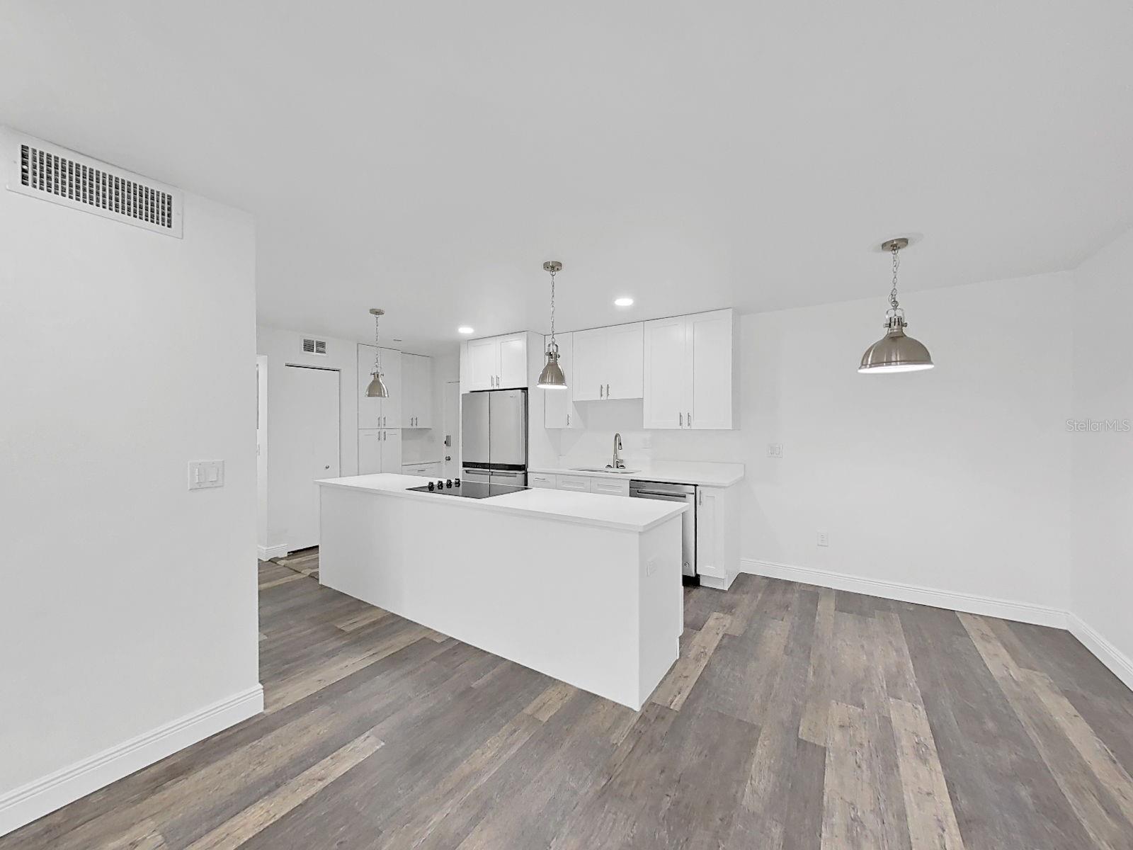 Image 18 of 45 For 3325 Bayshore Boulevard F22