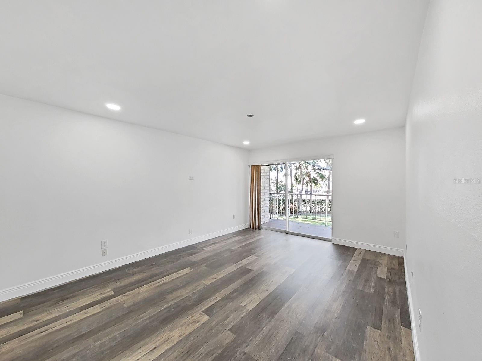 Image 19 of 45 For 3325 Bayshore Boulevard F22