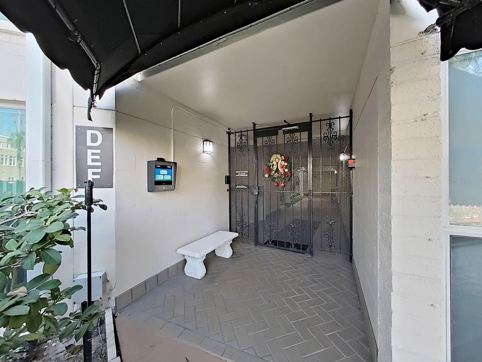 Image 2 of 45 For 3325 Bayshore Boulevard F22