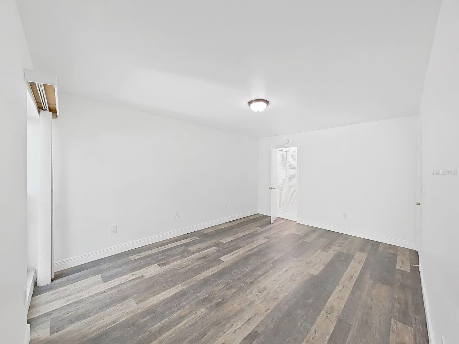 Image 27 of 45 For 3325 Bayshore Boulevard F22