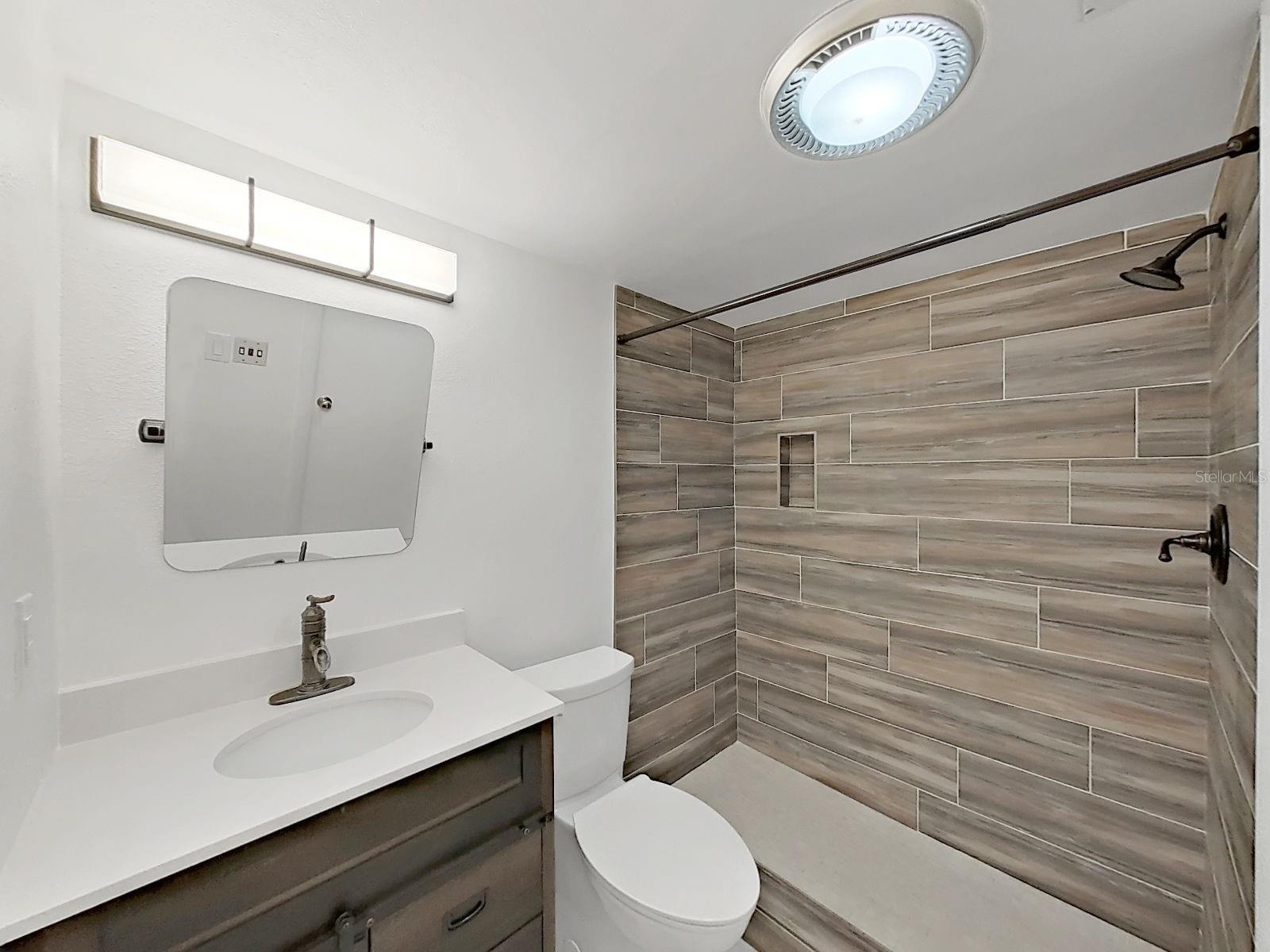 Image 29 of 45 For 3325 Bayshore Boulevard F22