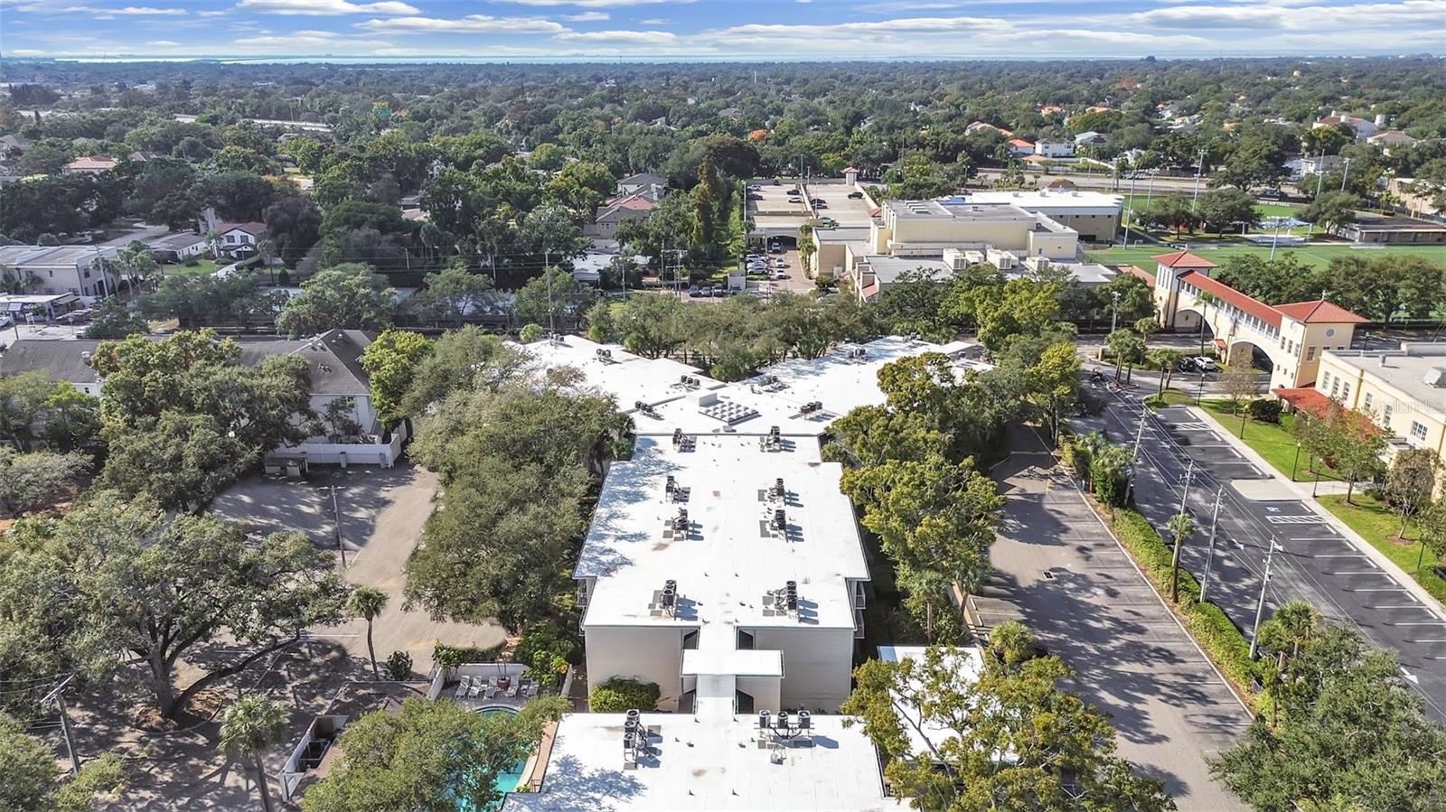 Image 3 of 45 For 3325 Bayshore Boulevard F22