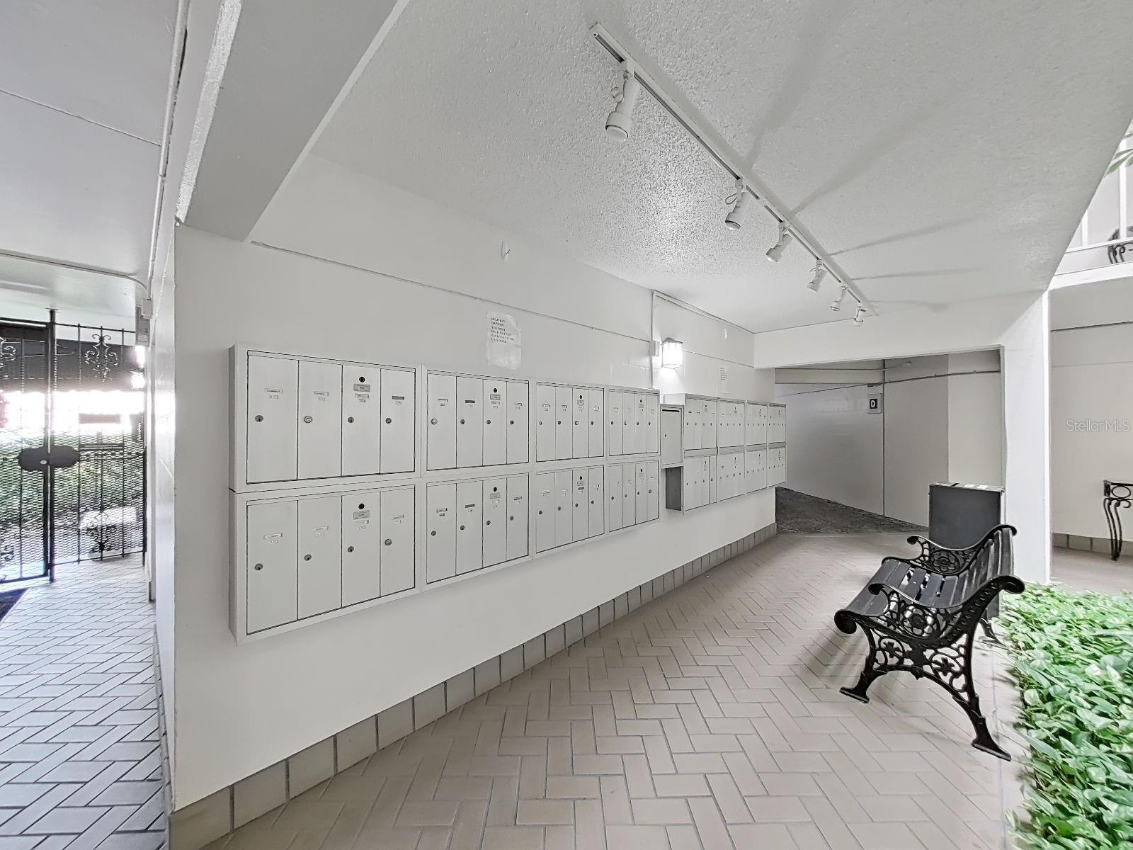 Image 37 of 45 For 3325 Bayshore Boulevard F22