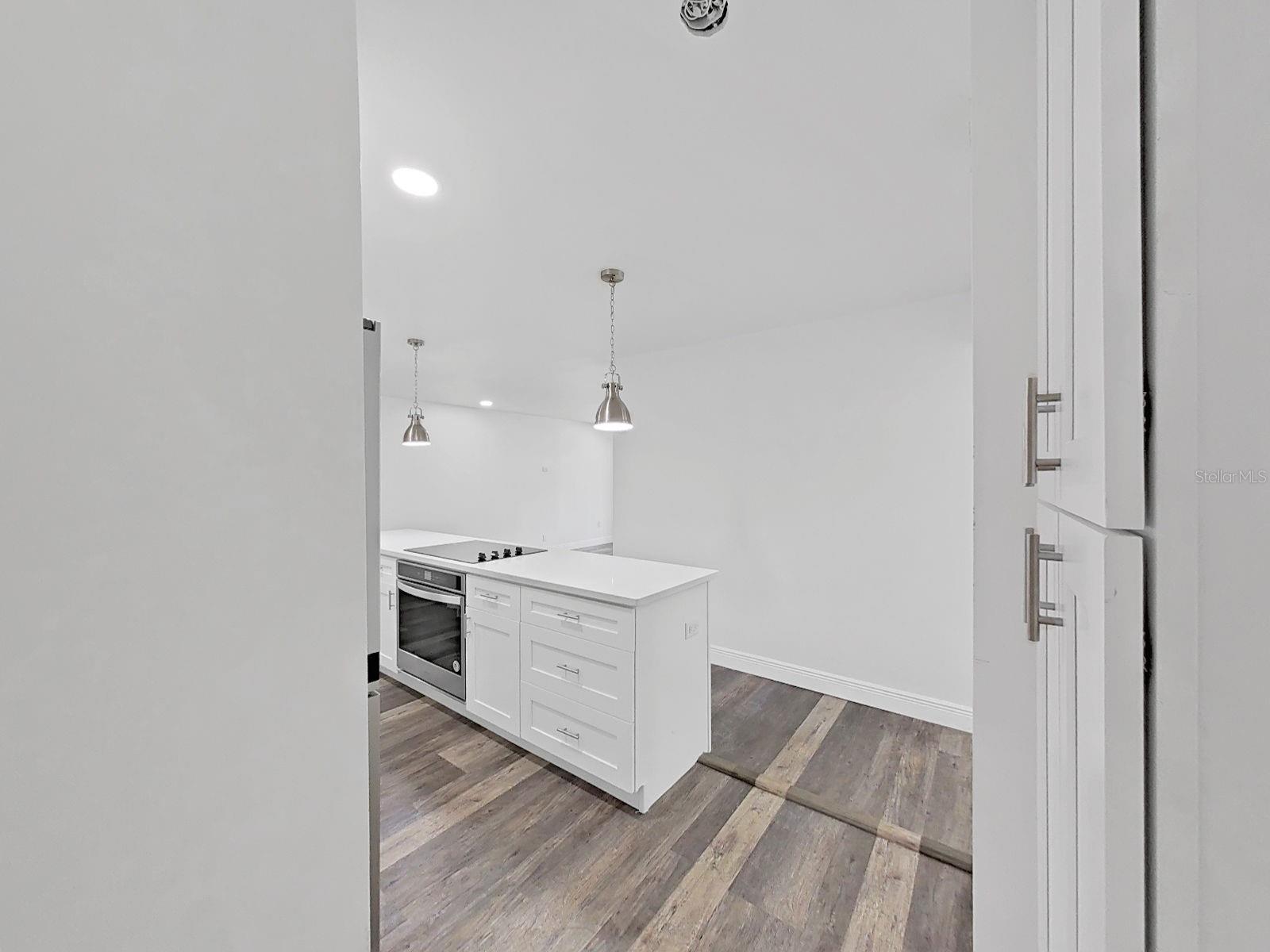 Image 8 of 45 For 3325 Bayshore Boulevard F22