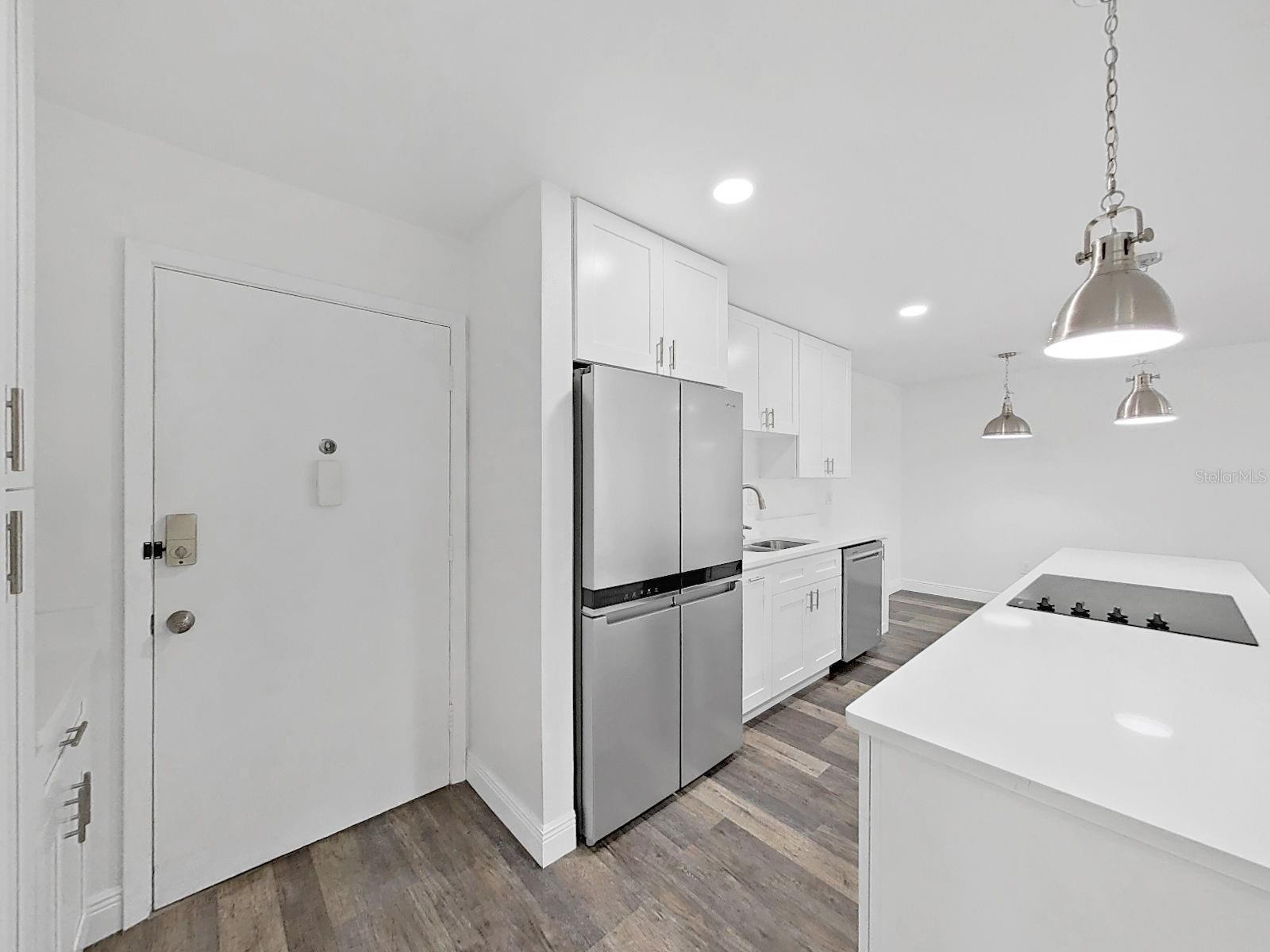 Image 9 of 45 For 3325 Bayshore Boulevard F22