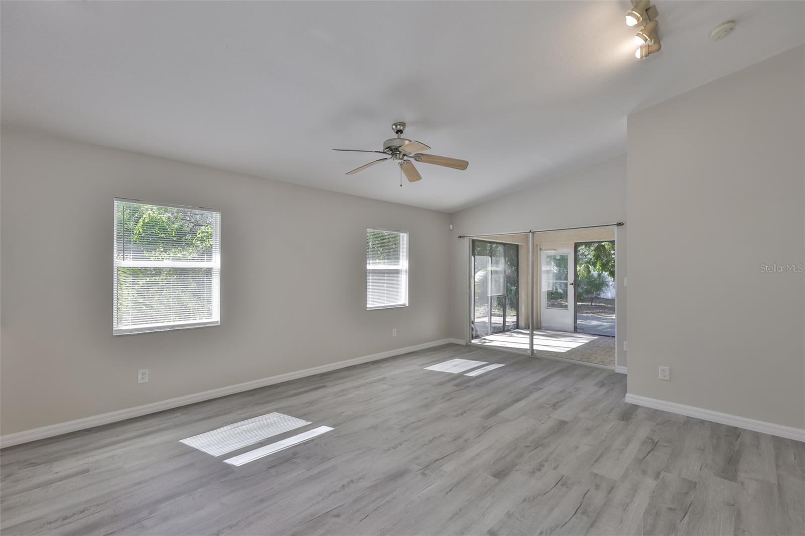 Image 10 of 32 For 15820 49th Street