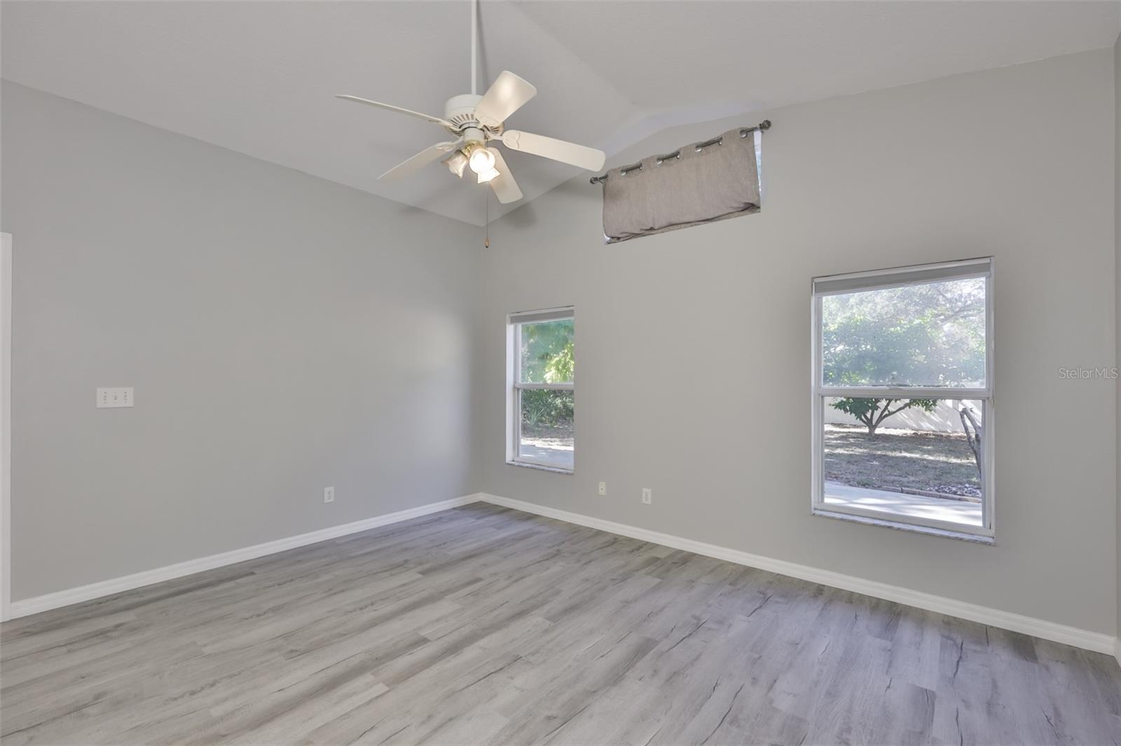 Image 18 of 32 For 15820 49th Street