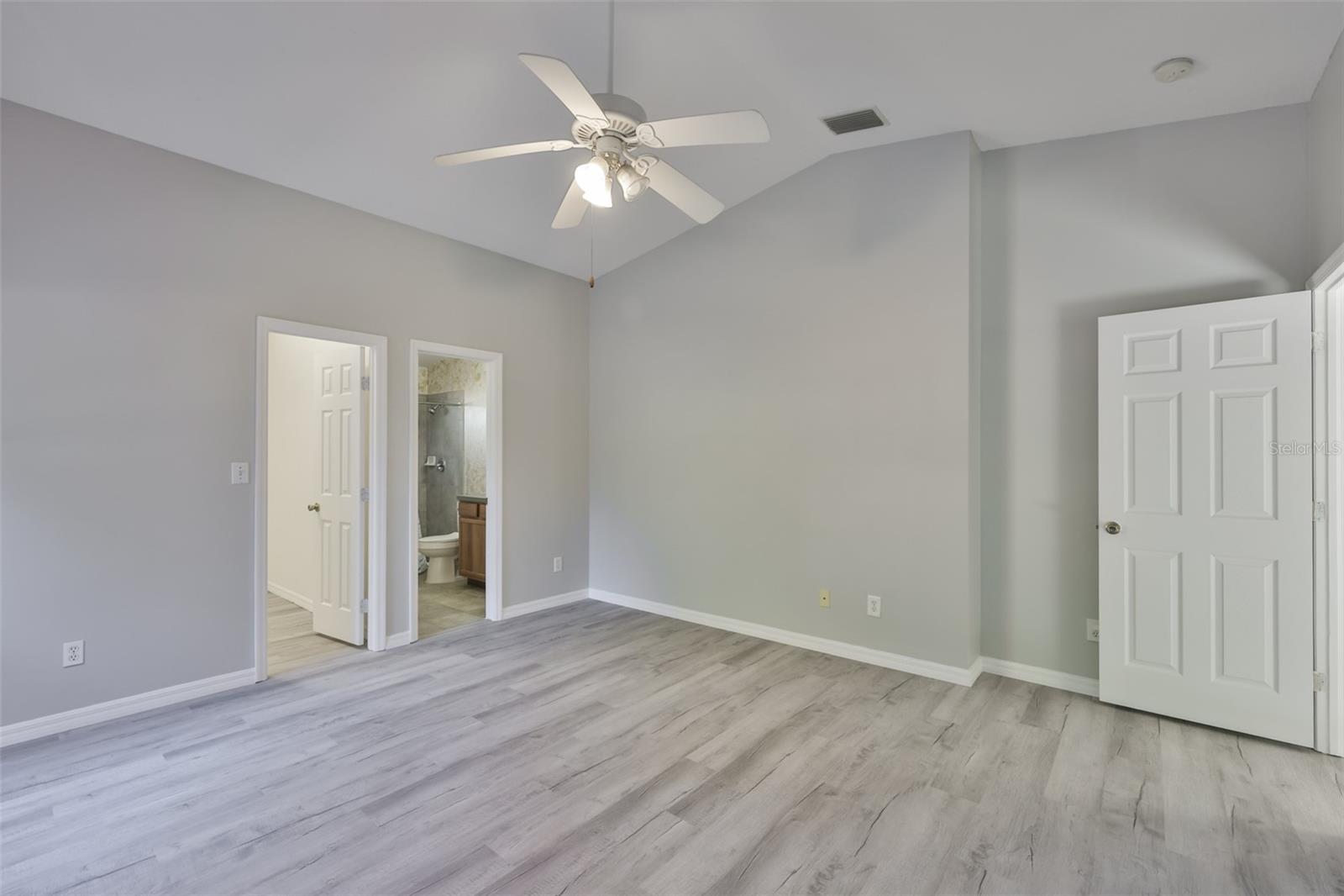 Image 19 of 32 For 15820 49th Street