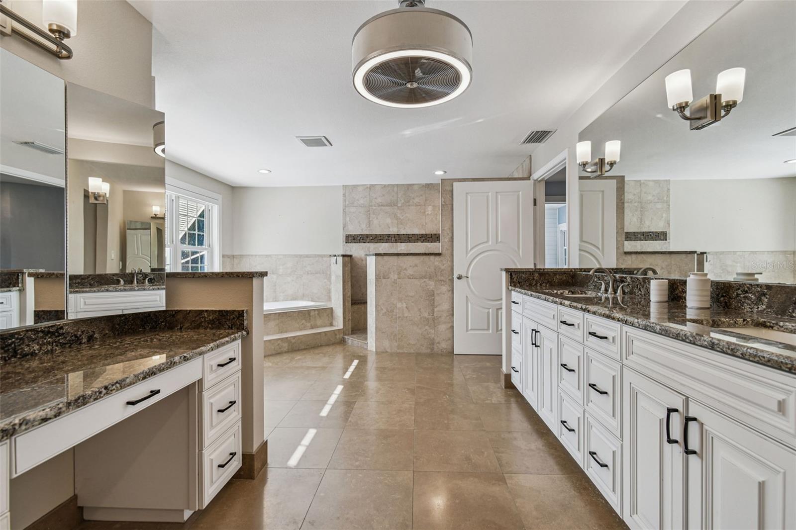 Image 10 of 67 For 8025 Island Drive