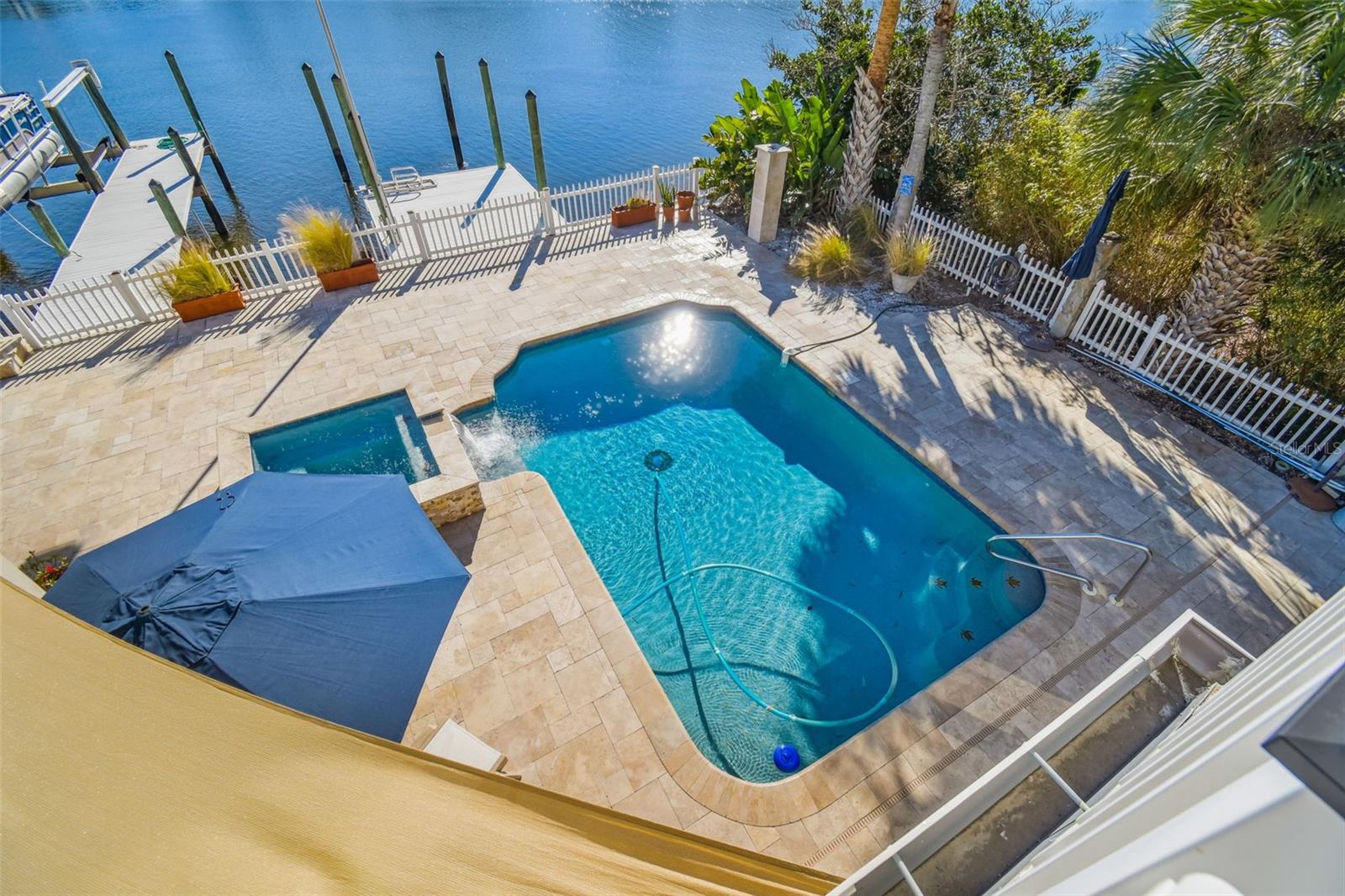 Image 11 of 67 For 8025 Island Drive