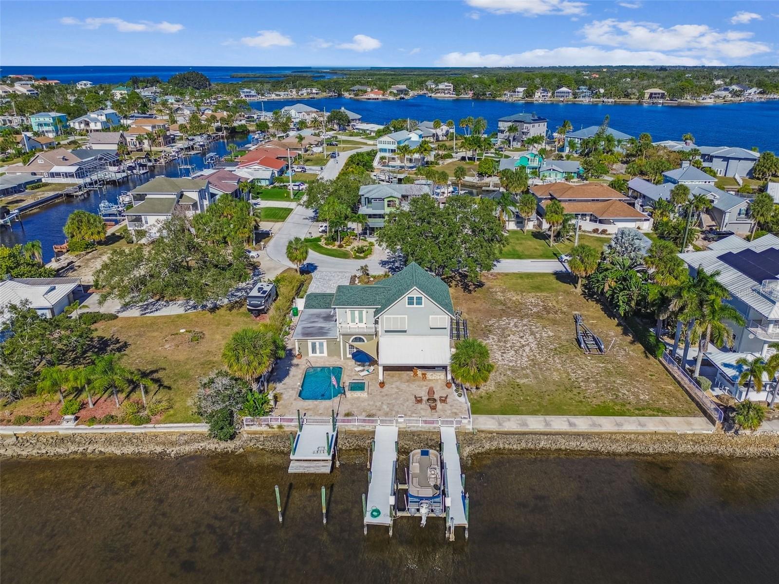 Image 13 of 67 For 8025 Island Drive