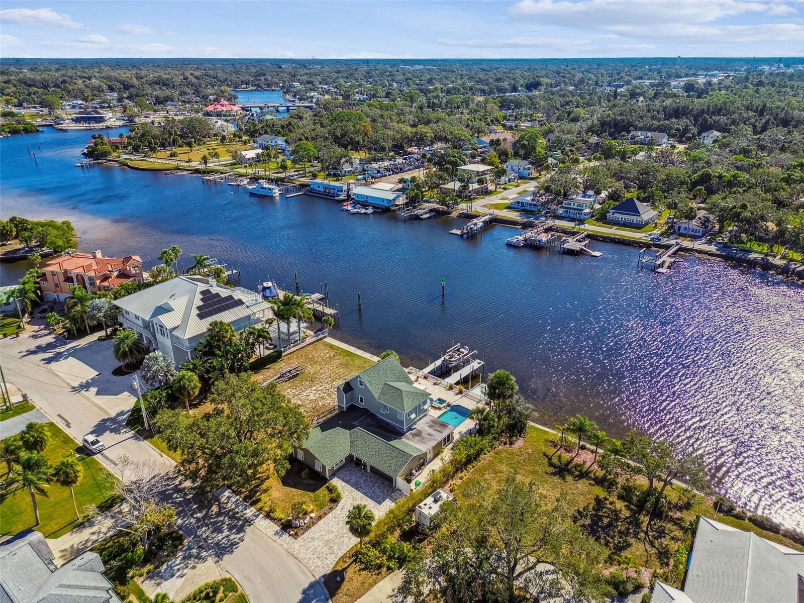 Image 14 of 67 For 8025 Island Drive