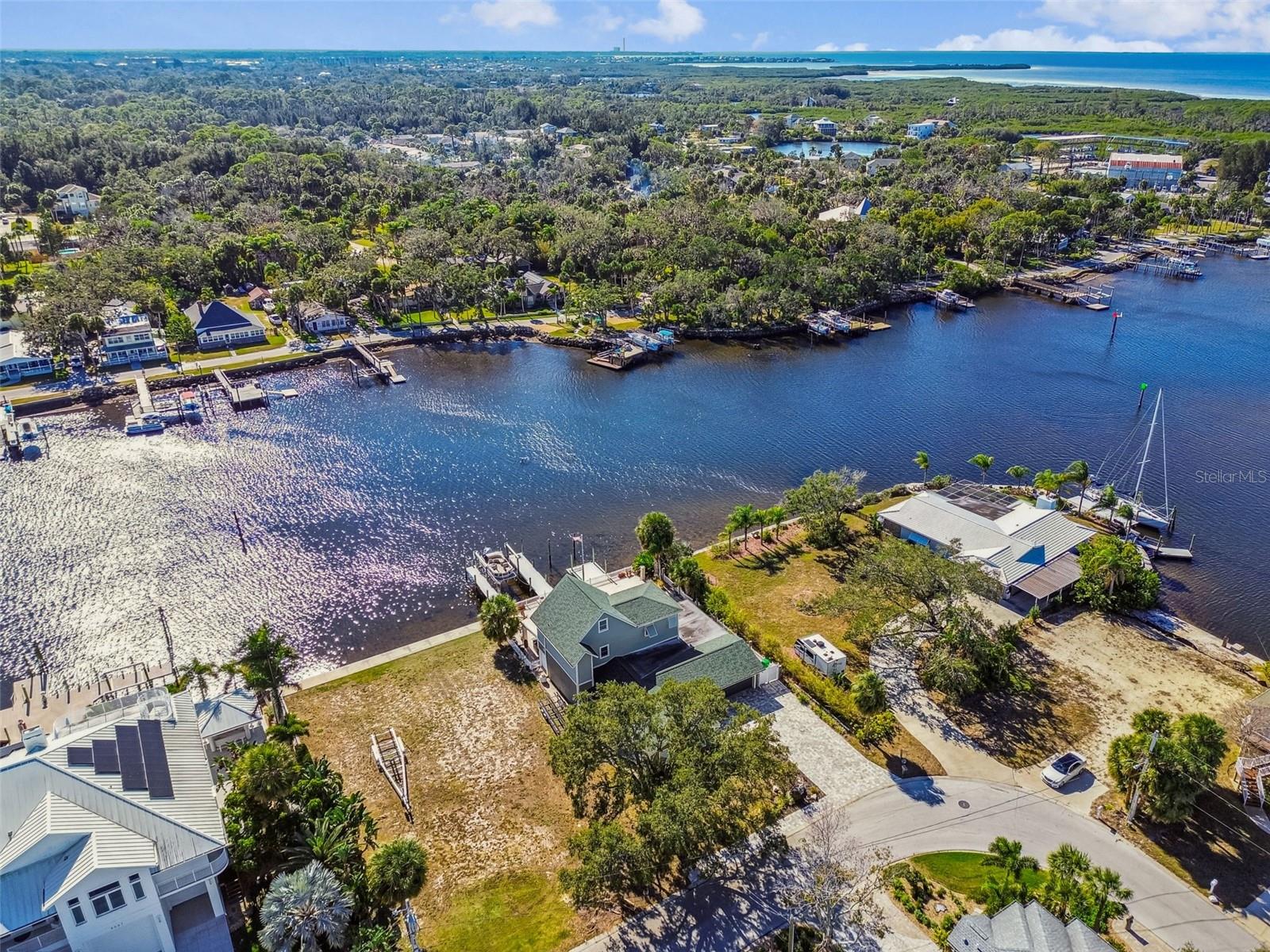 Image 15 of 67 For 8025 Island Drive