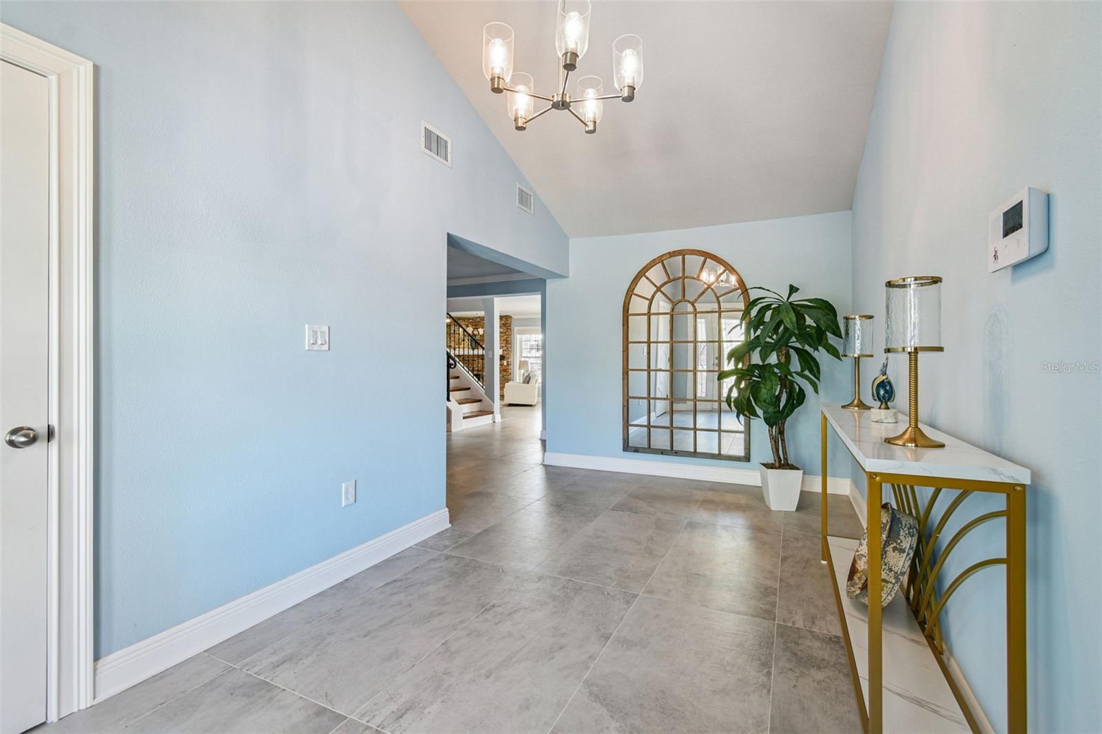 Image 17 of 67 For 8025 Island Drive