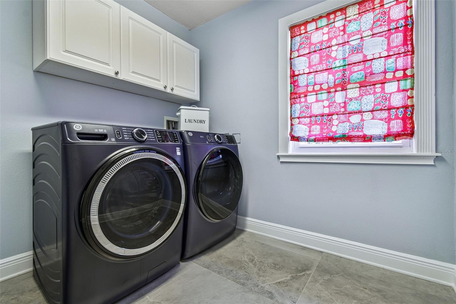 Image 24 of 67 For 8025 Island Drive