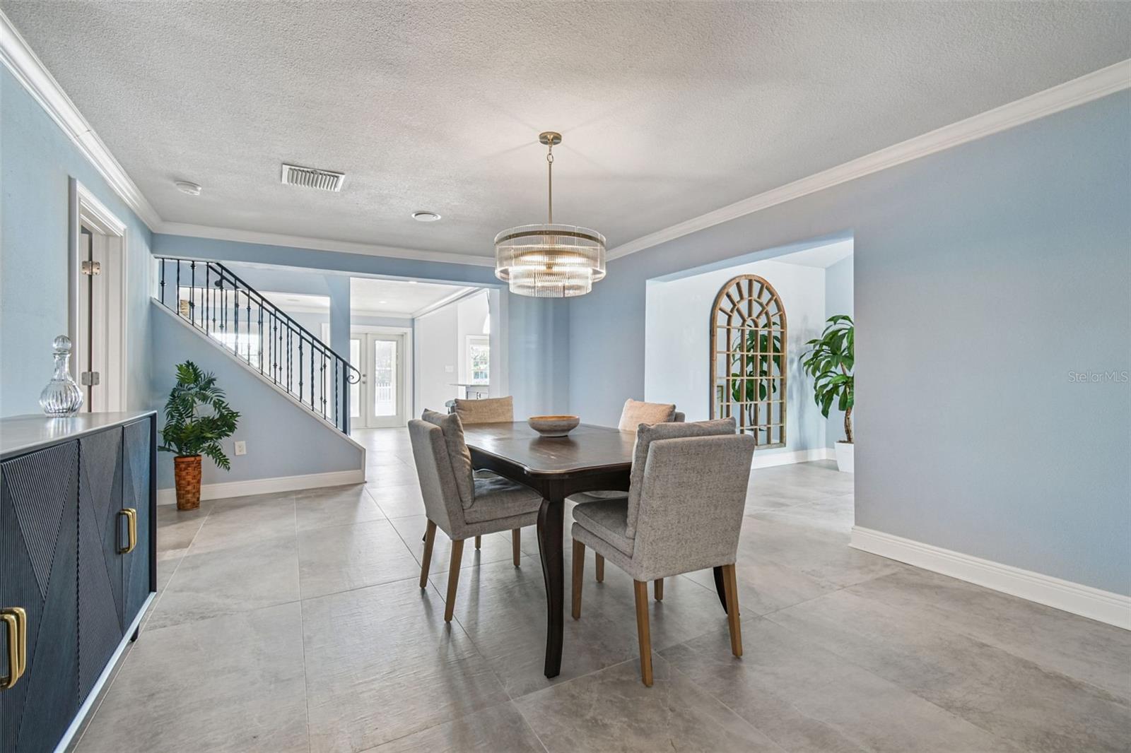 Image 27 of 67 For 8025 Island Drive