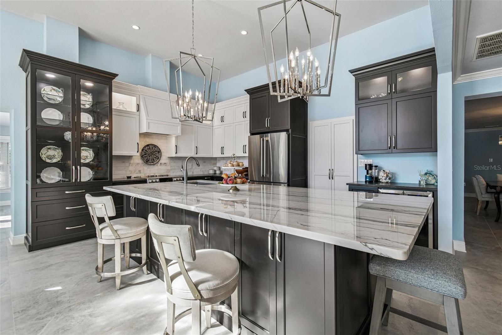 Image 28 of 67 For 8025 Island Drive