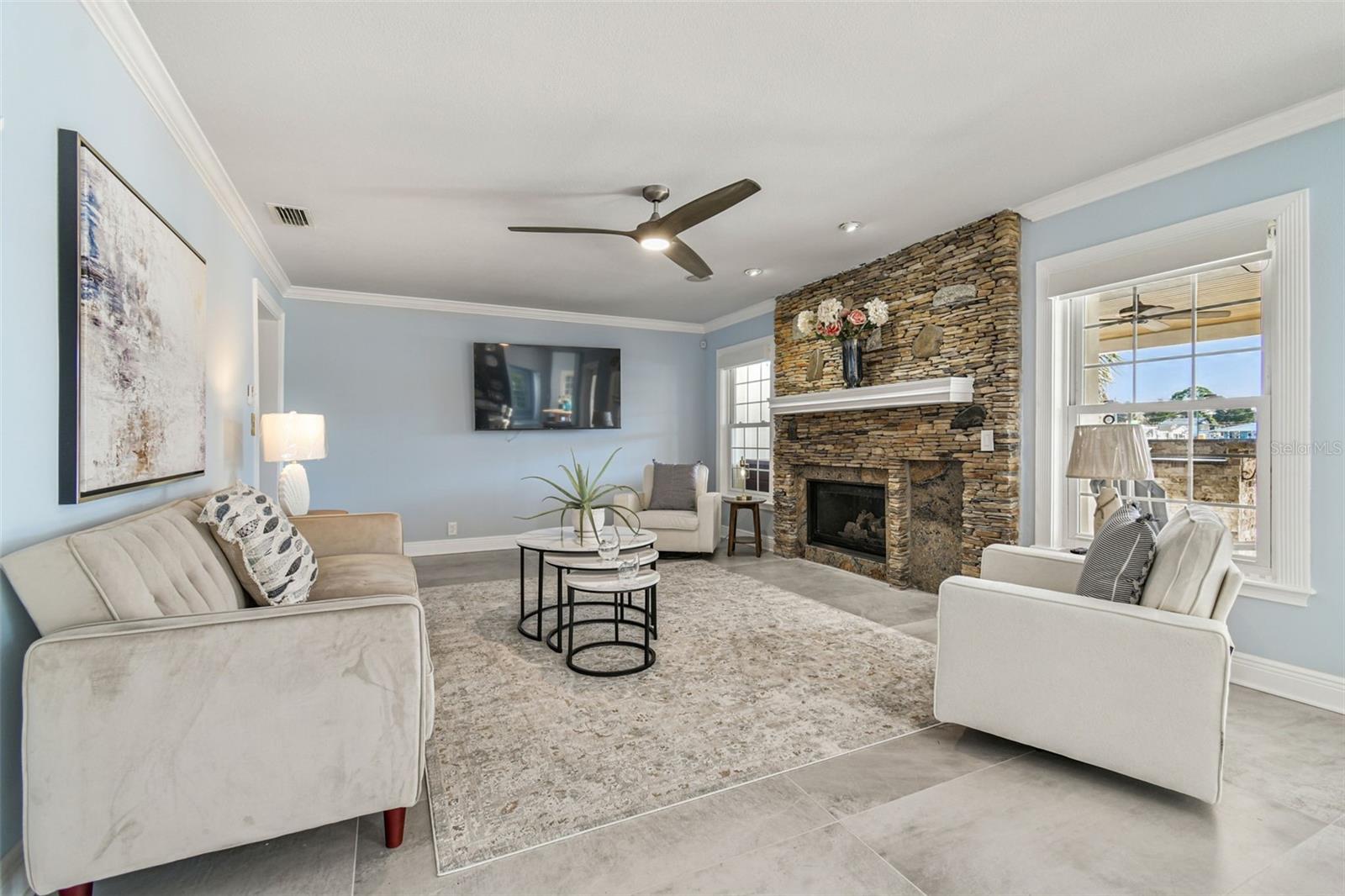 Image 35 of 67 For 8025 Island Drive