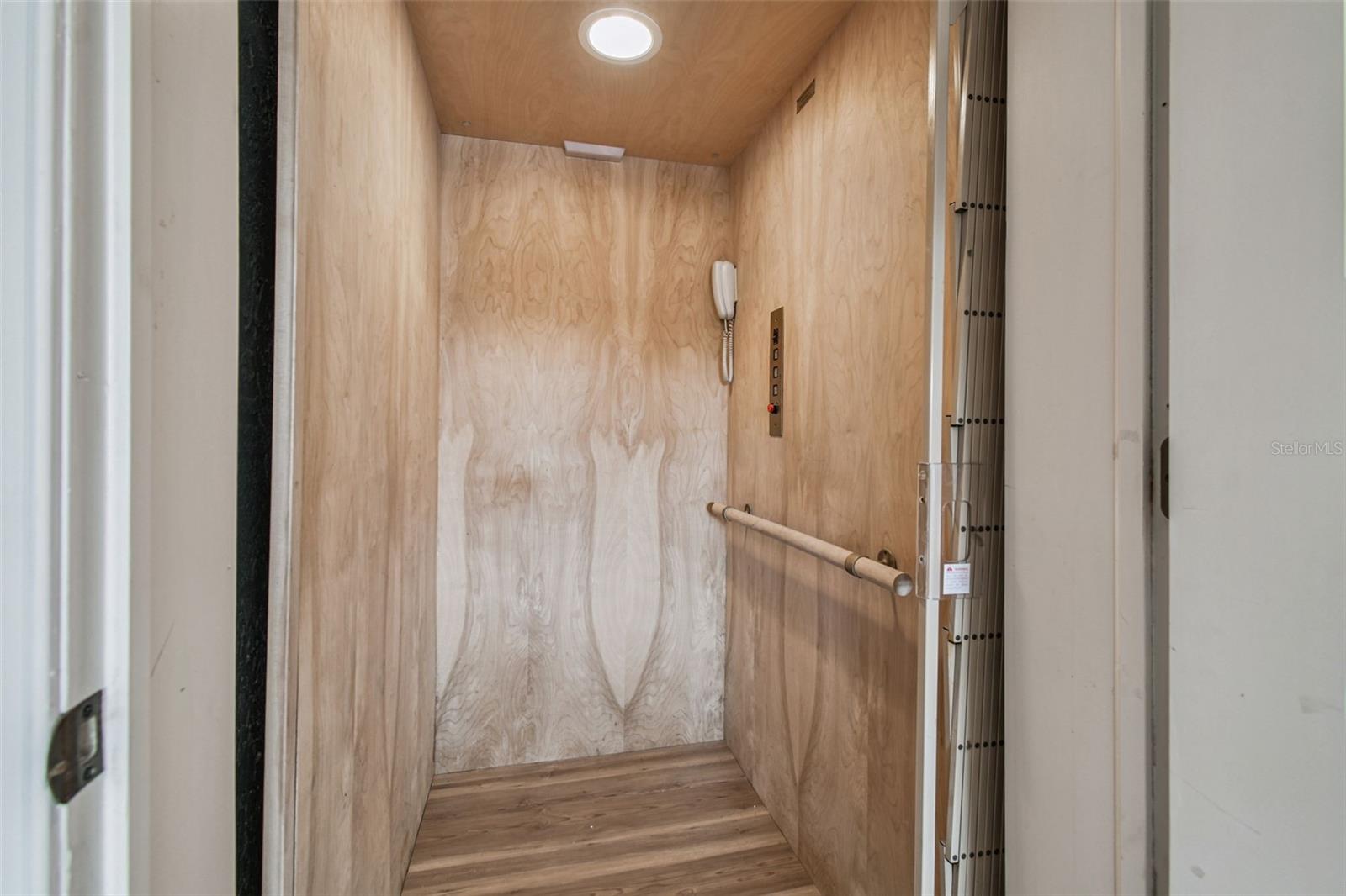 Image 37 of 67 For 8025 Island Drive