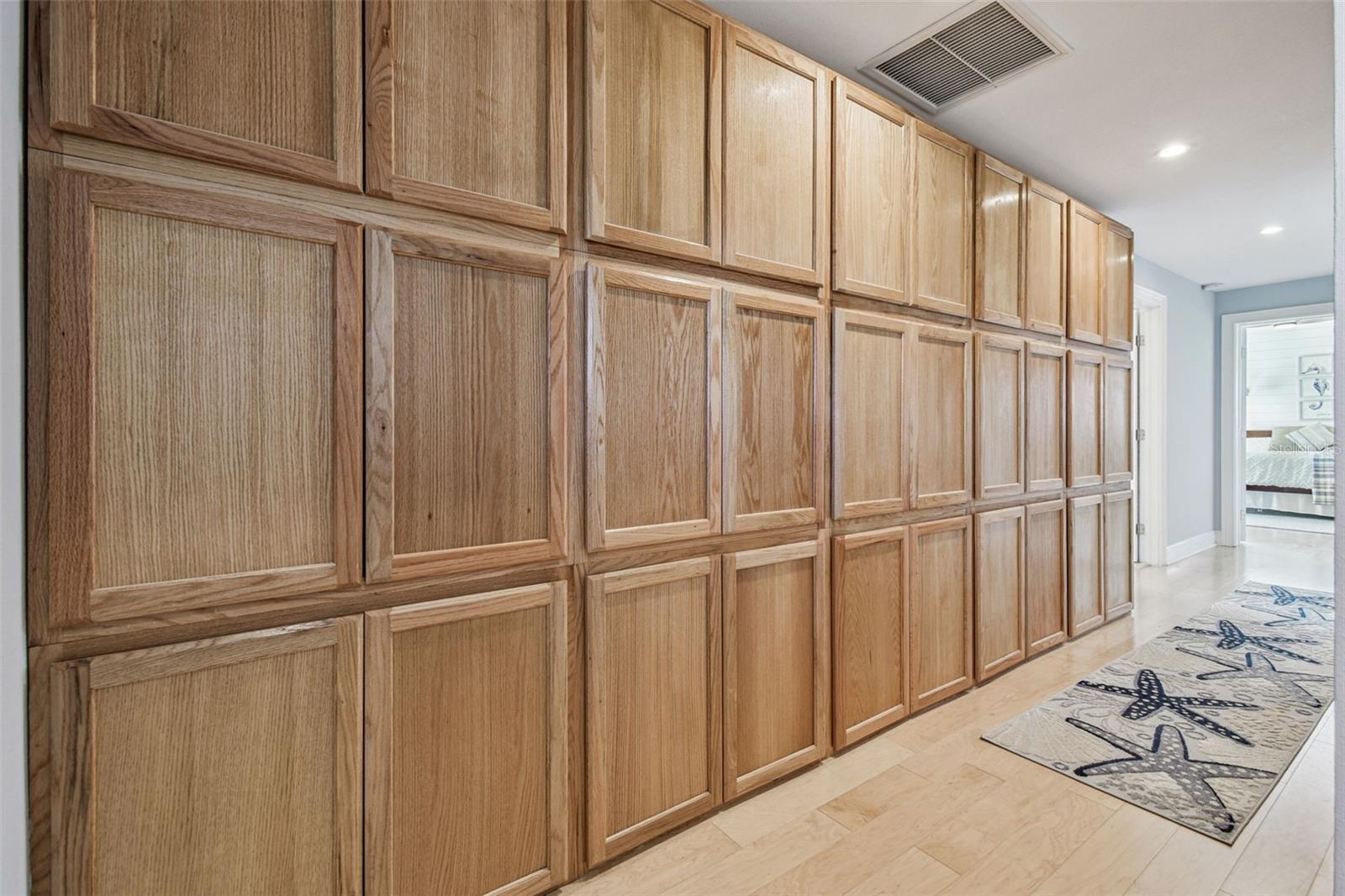 Image 39 of 67 For 8025 Island Drive