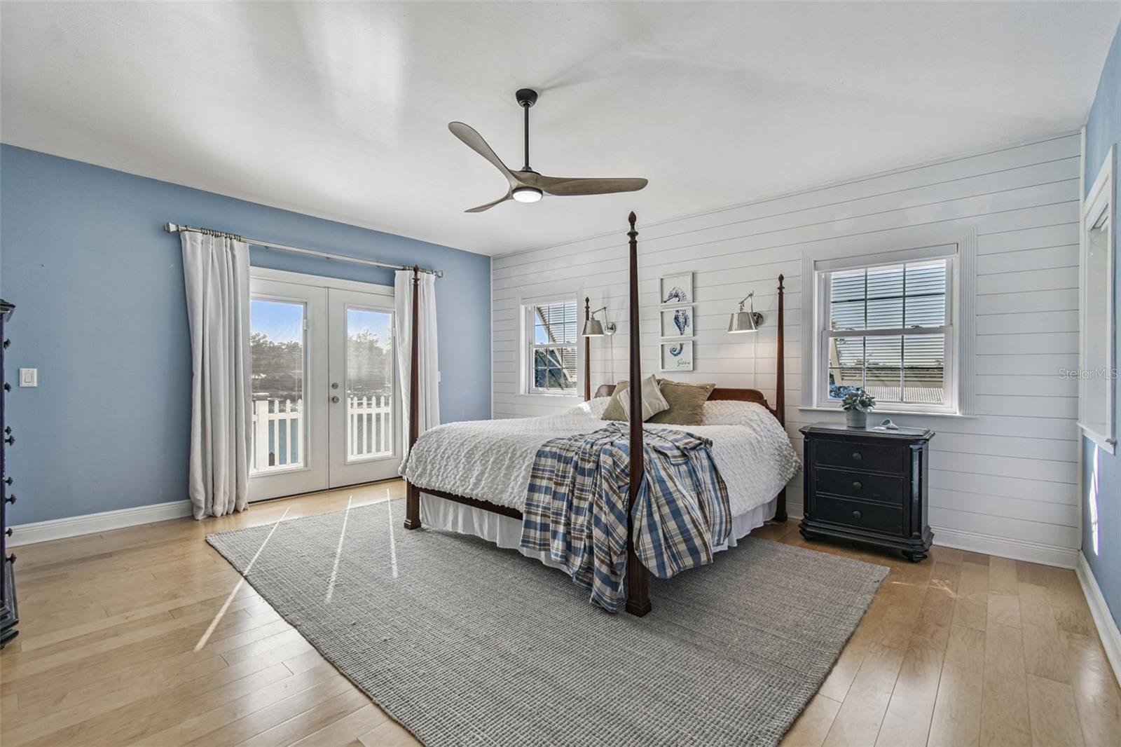 Image 47 of 67 For 8025 Island Drive