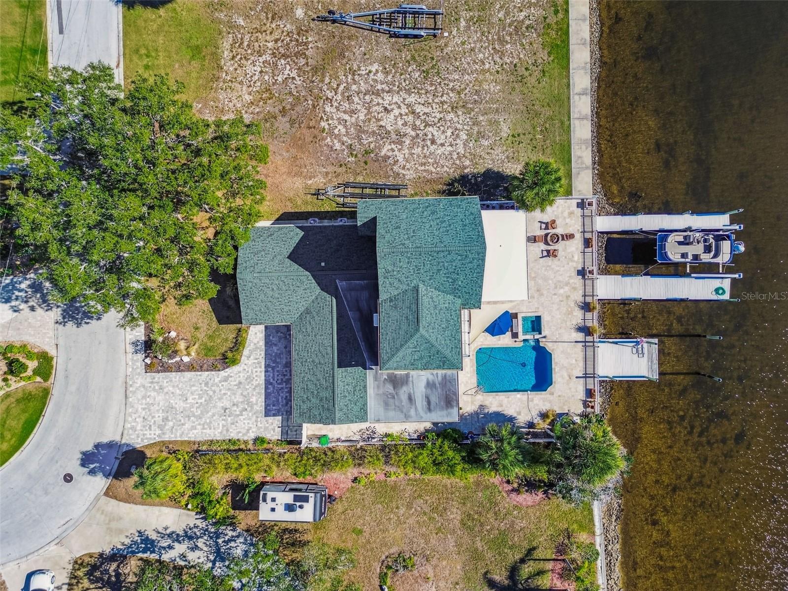 Image 57 of 67 For 8025 Island Drive