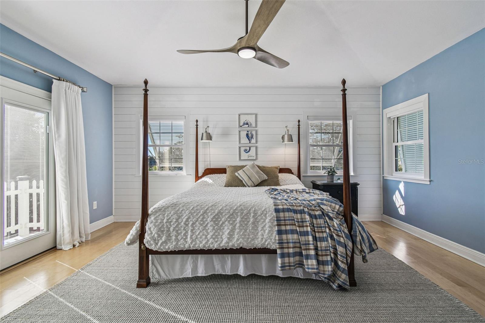 Image 9 of 67 For 8025 Island Drive