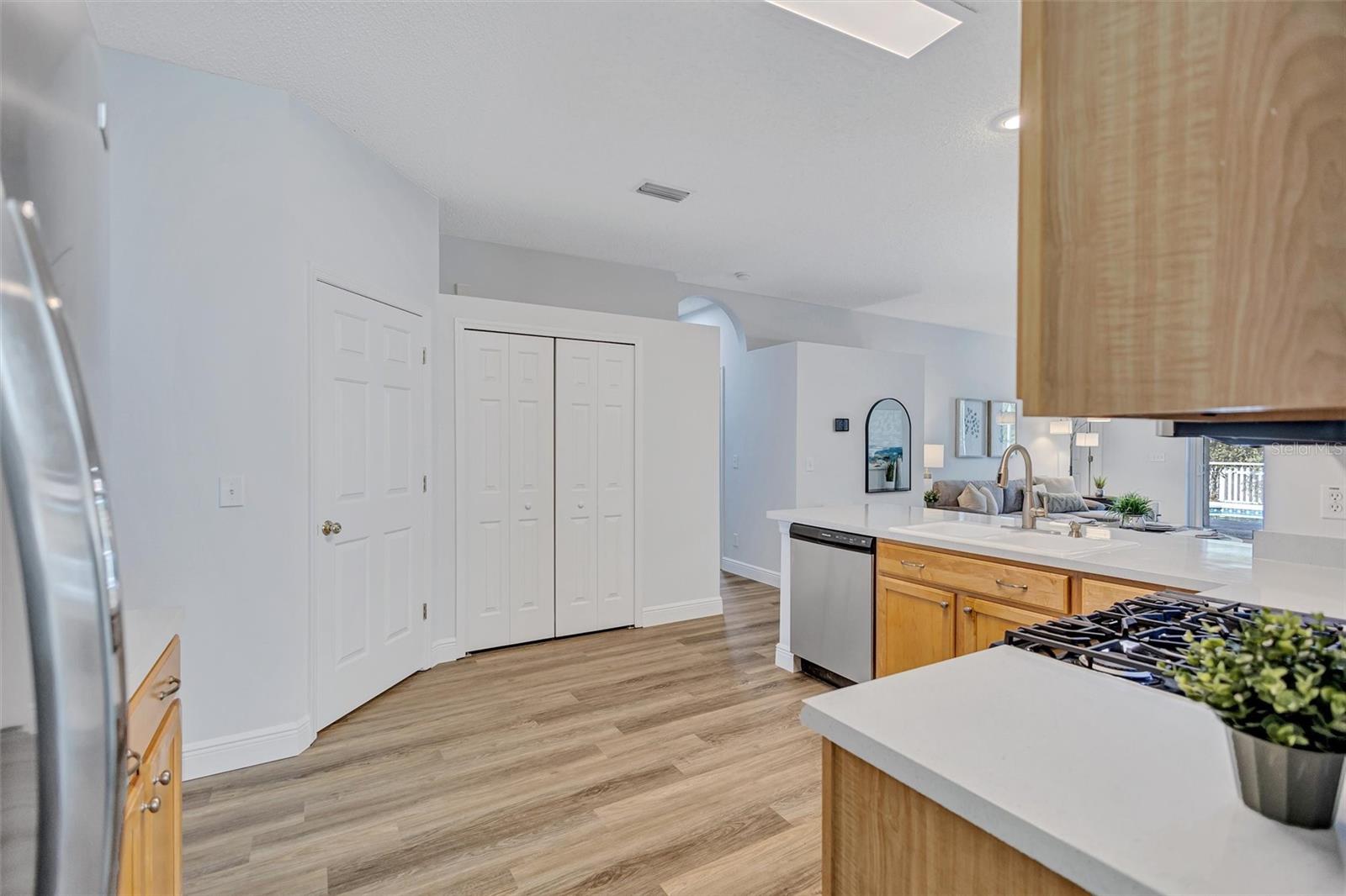 Image 15 of 61 For 1930 Fruitridge Street