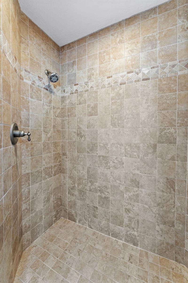 Image 19 of 37 For 6515 34th Avenue N