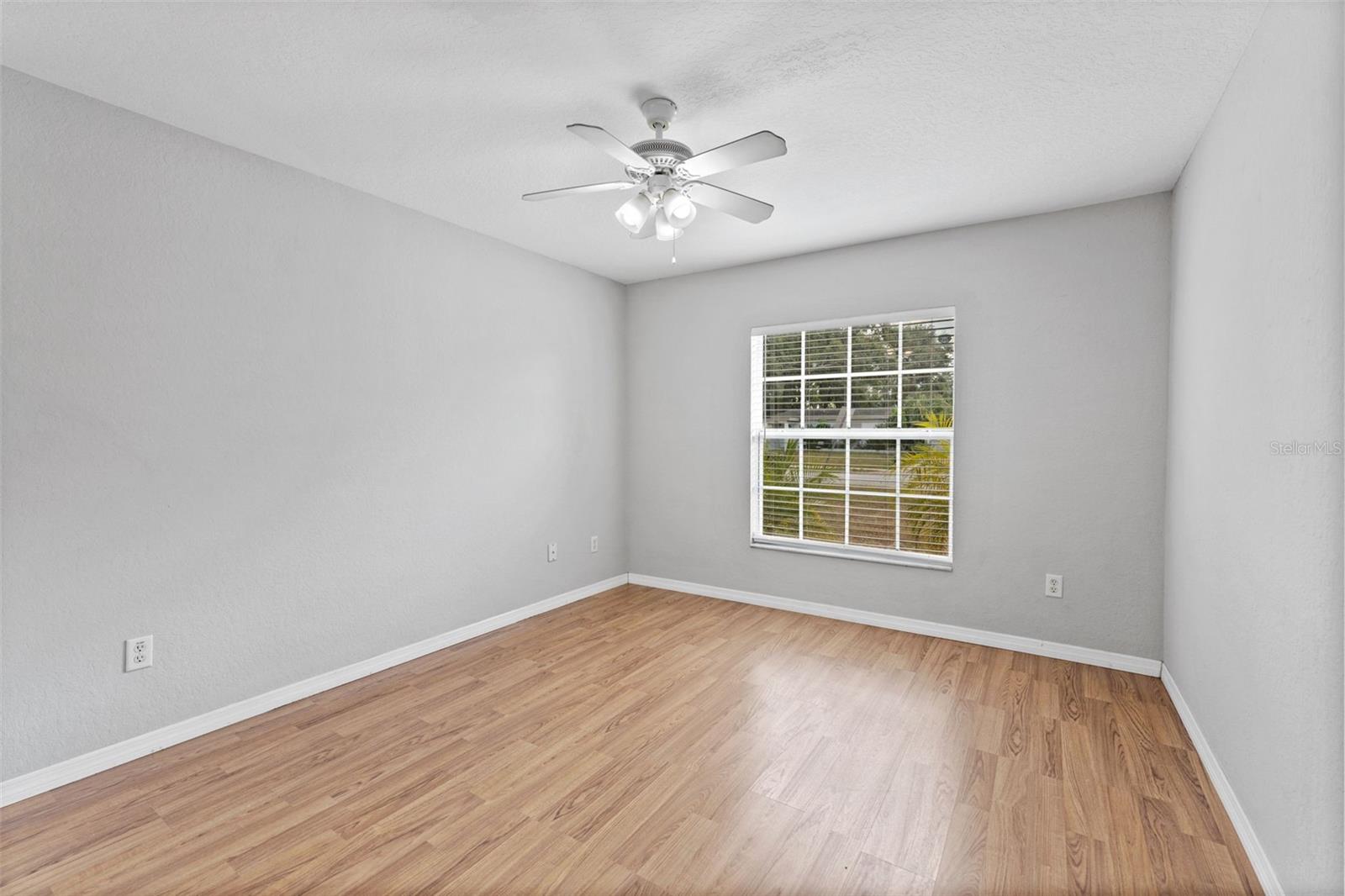 Image 20 of 37 For 6515 34th Avenue N