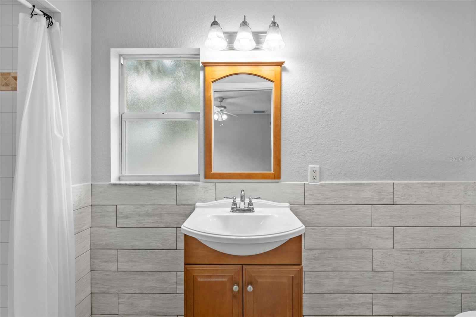 Image 27 of 37 For 6515 34th Avenue N