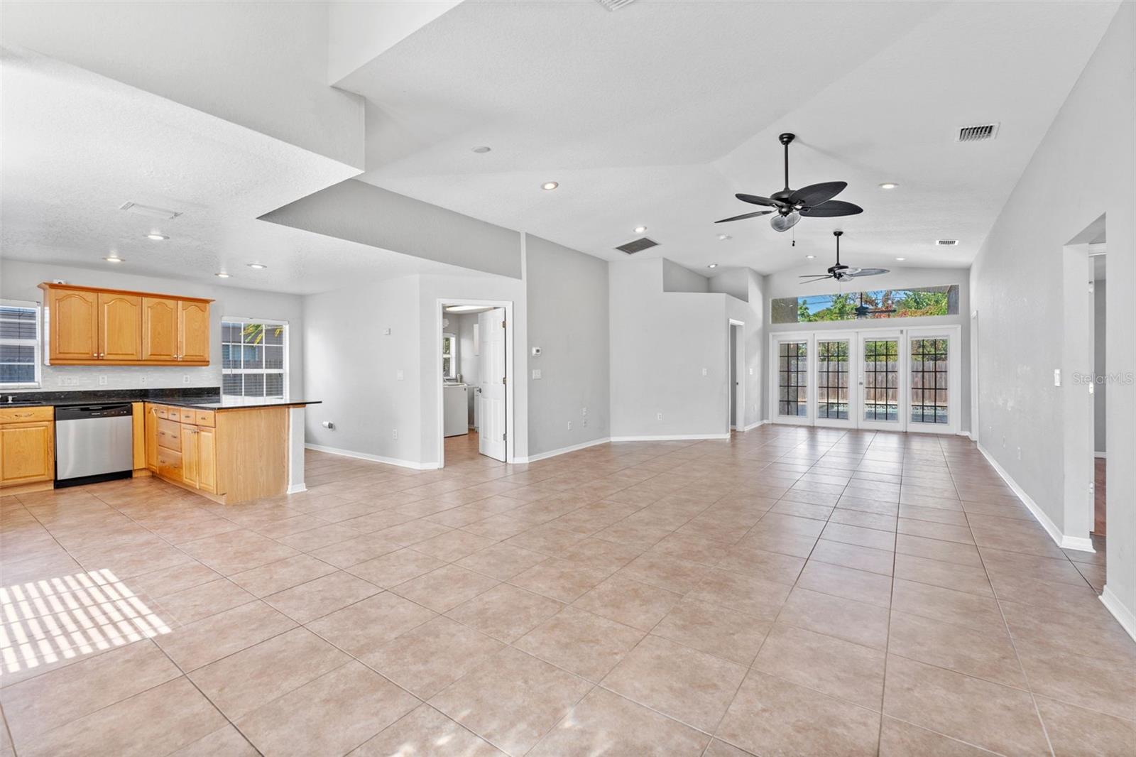 Image 6 of 37 For 6515 34th Avenue N