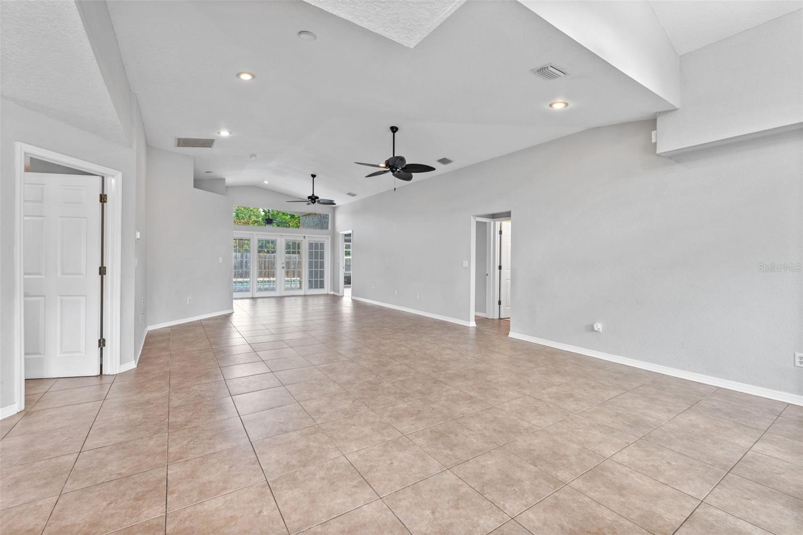 Image 7 of 37 For 6515 34th Avenue N