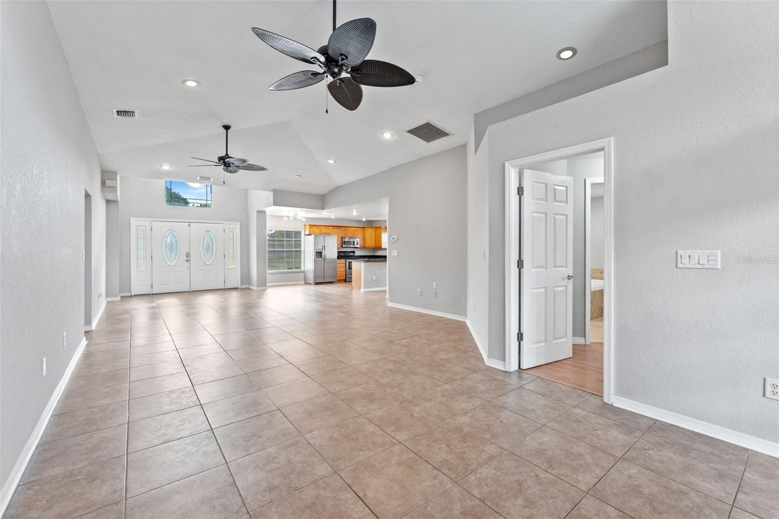 Image 8 of 37 For 6515 34th Avenue N