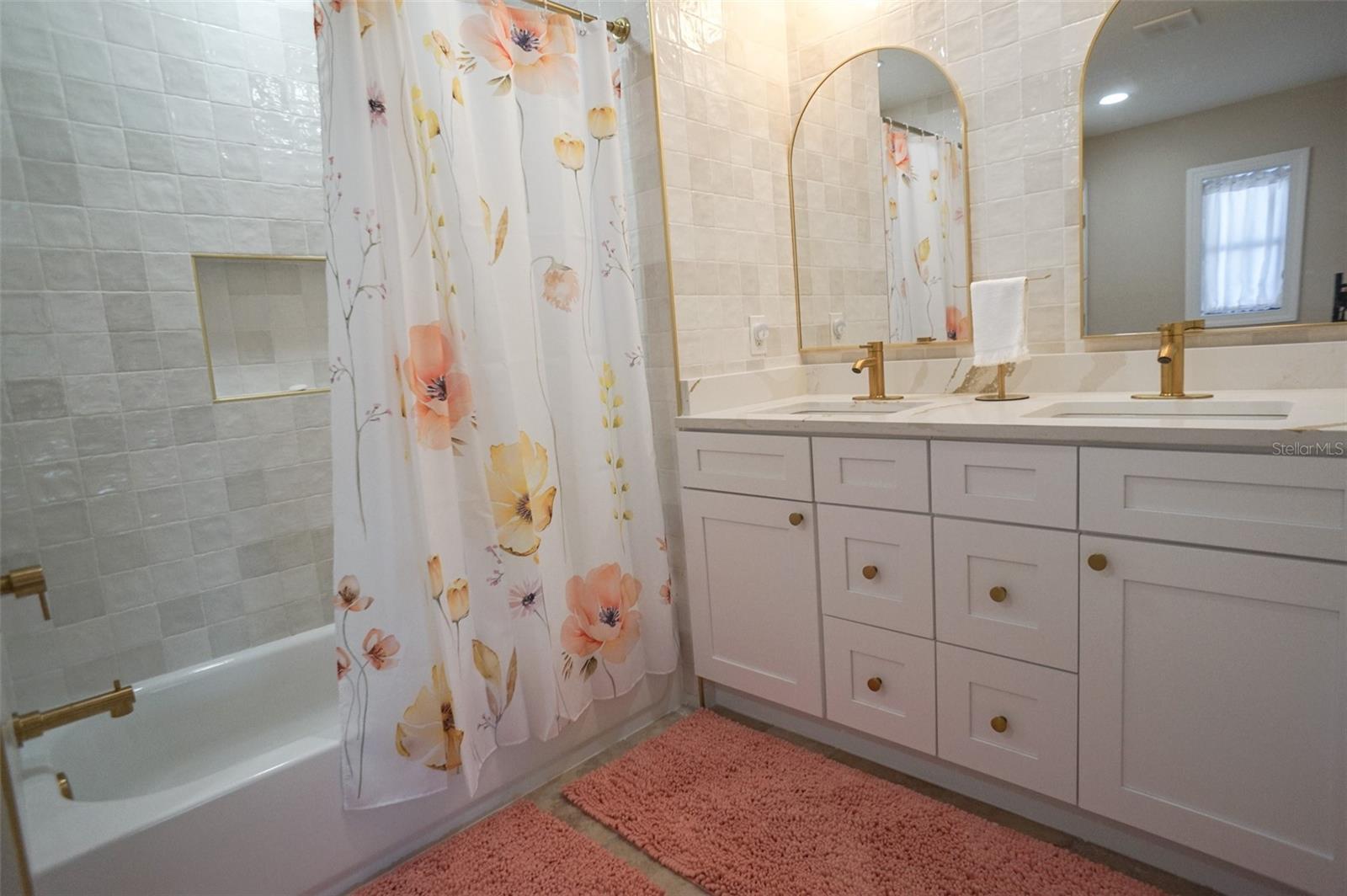 Image 15 of 37 For 929 Lantana Avenue