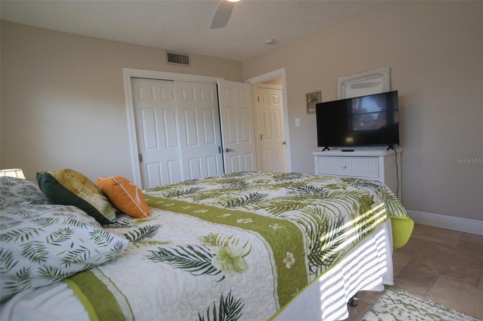 Image 22 of 37 For 929 Lantana Avenue