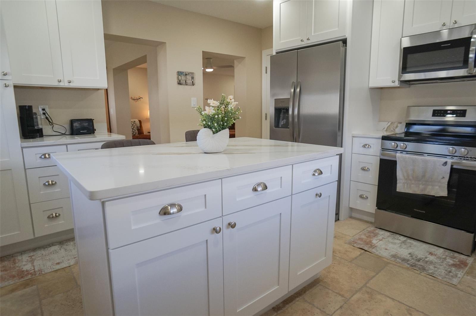 Image 28 of 37 For 929 Lantana Avenue