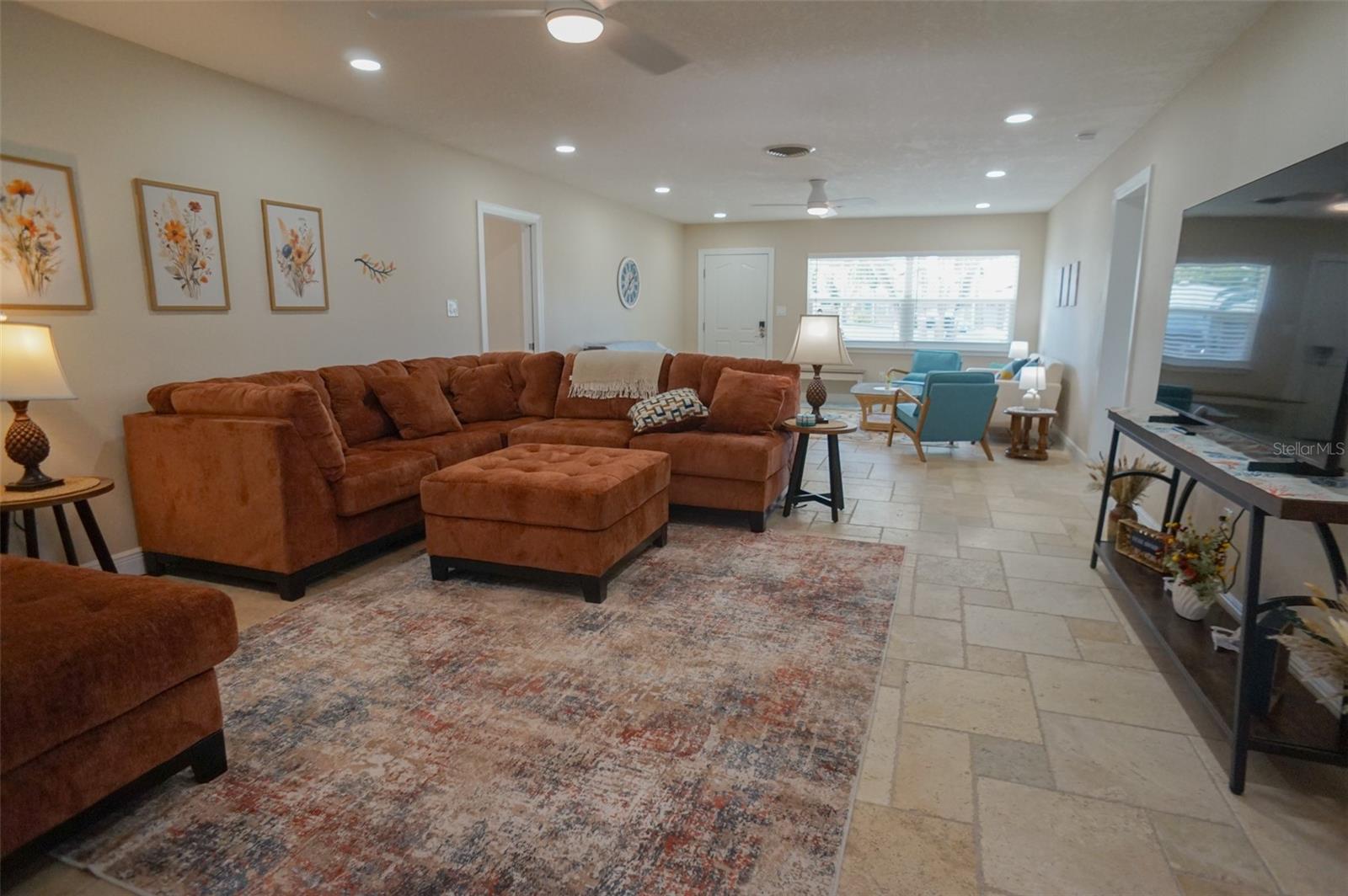 Image 5 of 37 For 929 Lantana Avenue