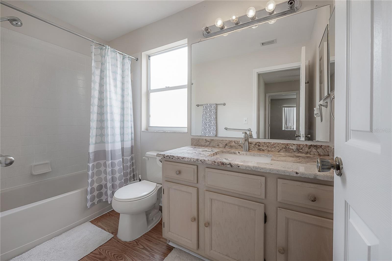 Image 29 of 49 For 758 Burlwood Street