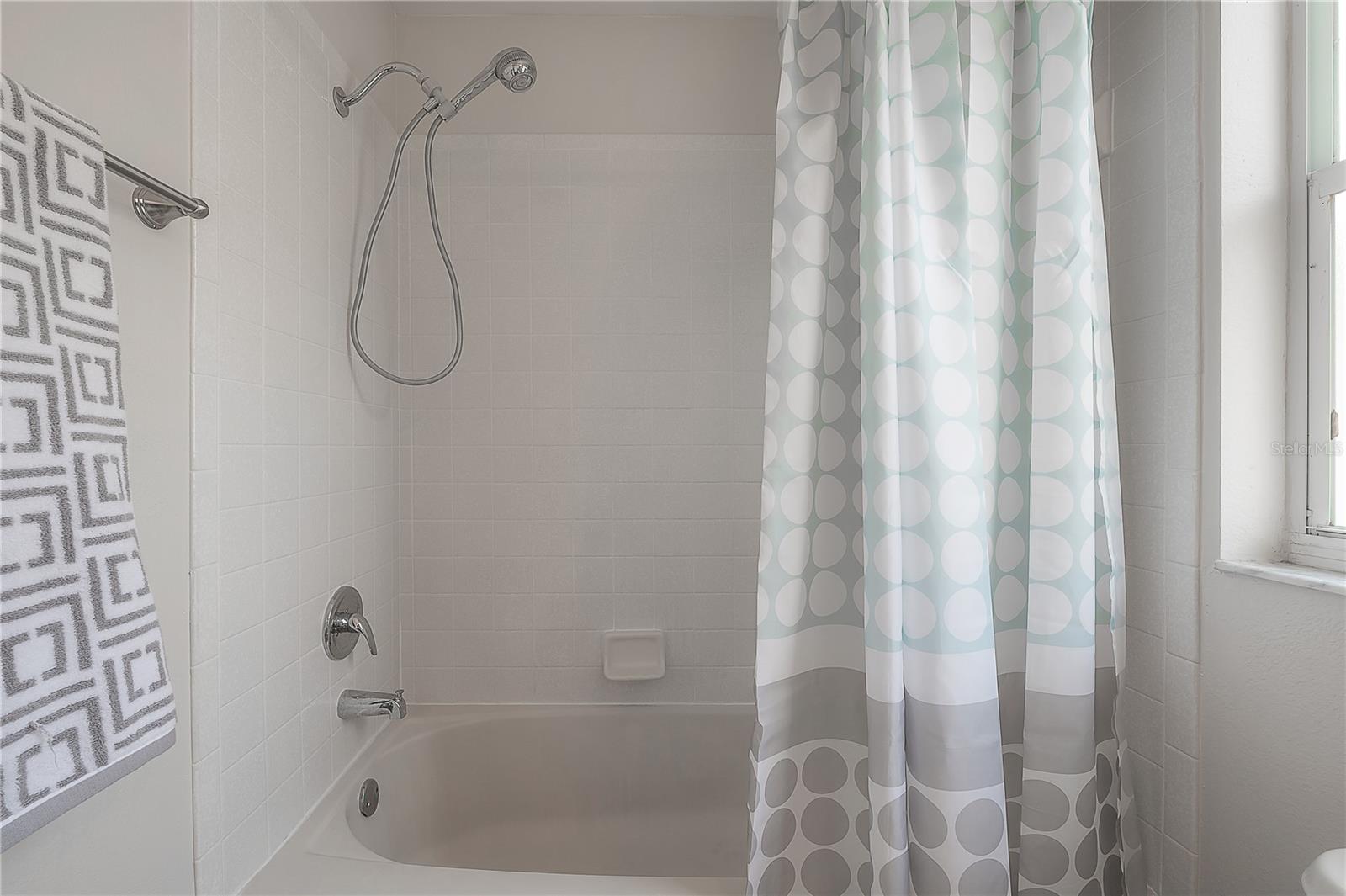 Image 30 of 49 For 758 Burlwood Street