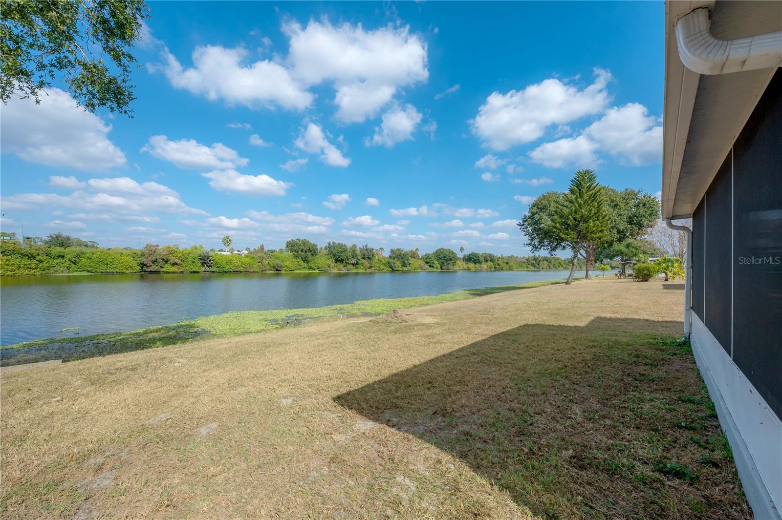 Image 4 of 49 For 758 Burlwood Street