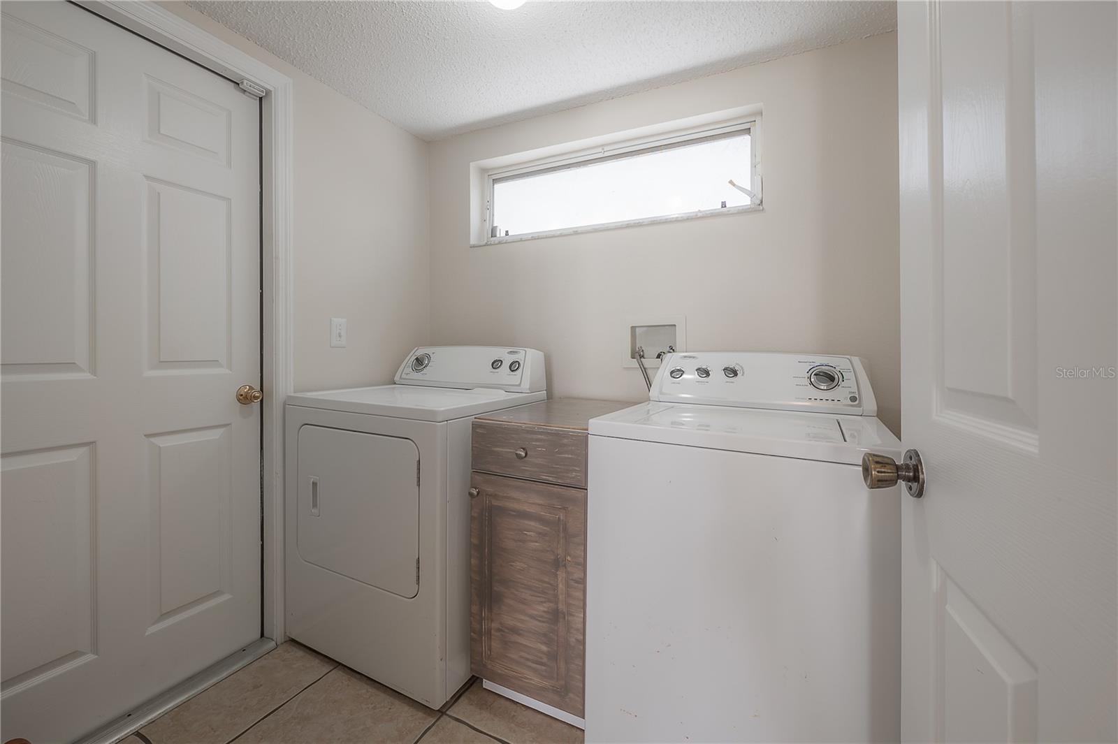 Image 46 of 49 For 758 Burlwood Street