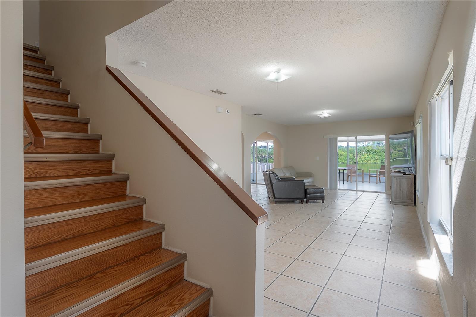 Image 5 of 49 For 758 Burlwood Street