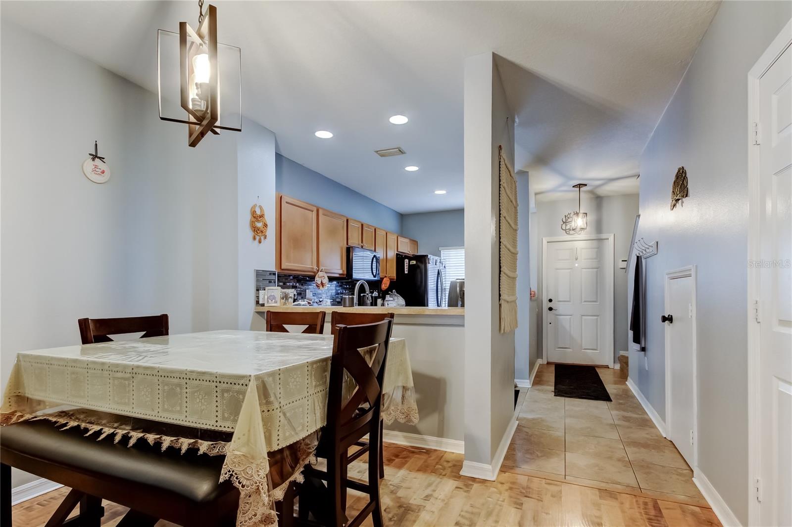 Image 4 of 34 For 8504 Gablebend Way