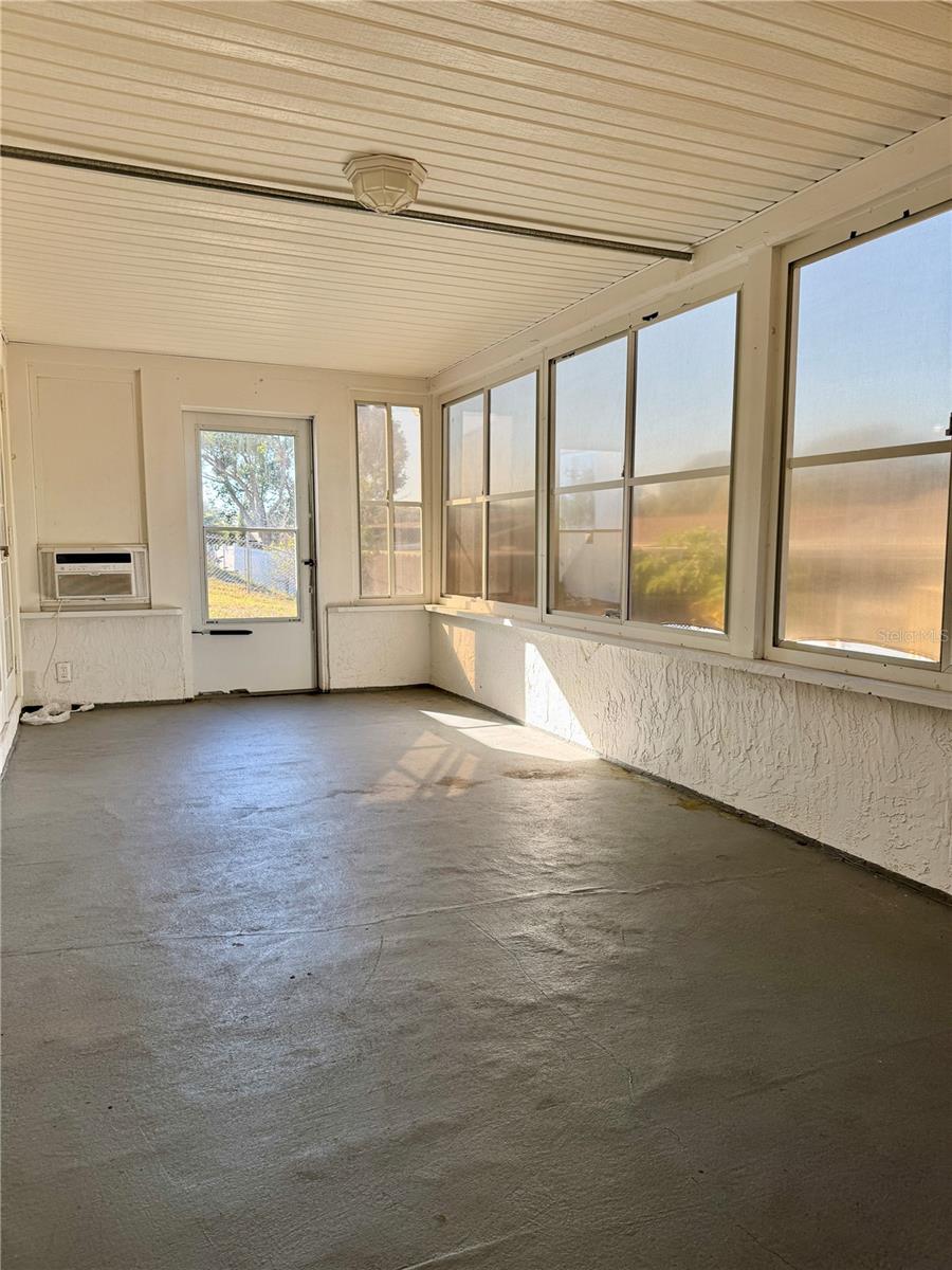 Image 28 of 32 For 11721 Salmon Drive