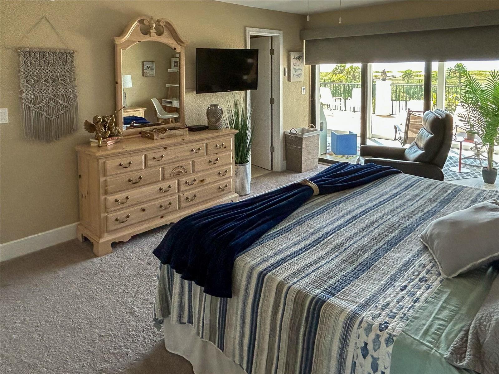 Image 11 of 35 For 1230 Gulf Boulevard 207